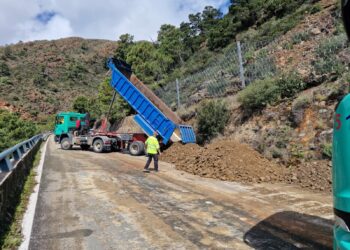 La Junta continúa los trabajos de estabilización de la ladera en la carretera A-397