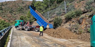 La Junta continúa los trabajos de estabilización de la ladera en la carretera A-397