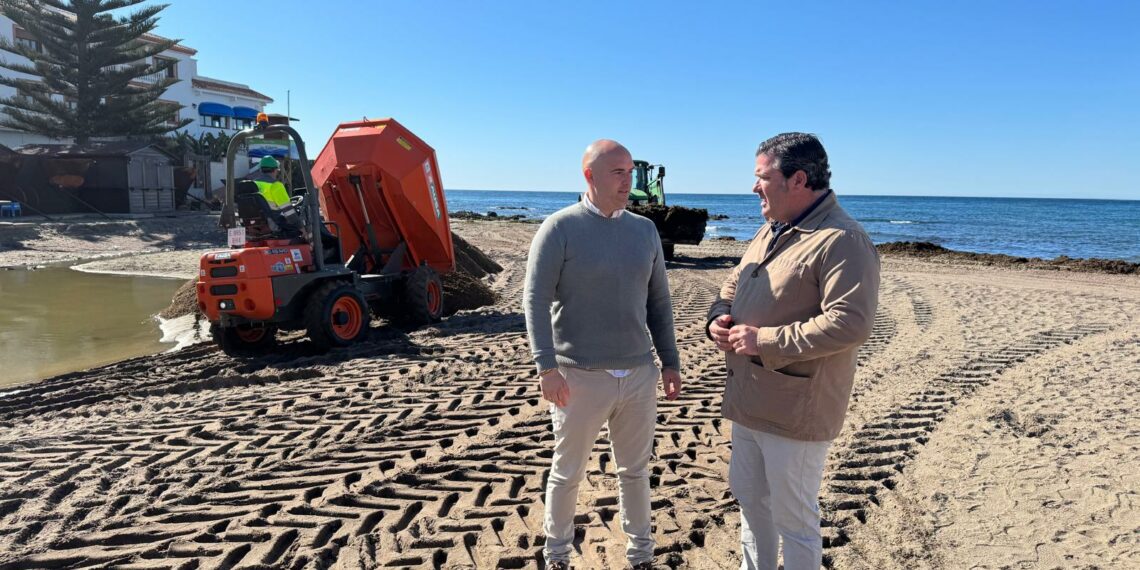 El Ayuntamiento de Mijas pone a punto las playas de cara a Semana Santa