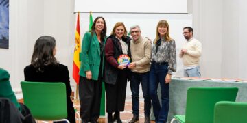 La Junta reconoce como ‘Espacio libre de LGTBIfobia’ al Ayuntamiento de Torremolinos, dos centros educativos, y numerosas asociaciones del municipio