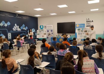 Aguas de Torremolinos inicia las sesiones de Aqualogía, su programa de concienciación ambiental, para celebrar el Día Mundial del Agua