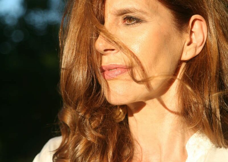 Elena Aranoa, cantante y compositora: «Hay muchas mujeres que la historia no ha reconocido como se merecen»