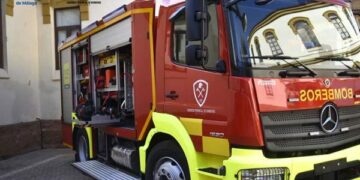 Cinco personas afectadas en un incendio en Málaga