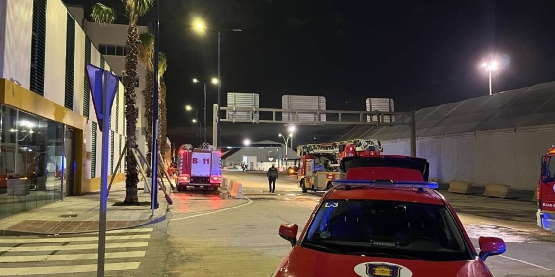 Extinguido un incendio en un edificio administrativo del Puerto de Málaga