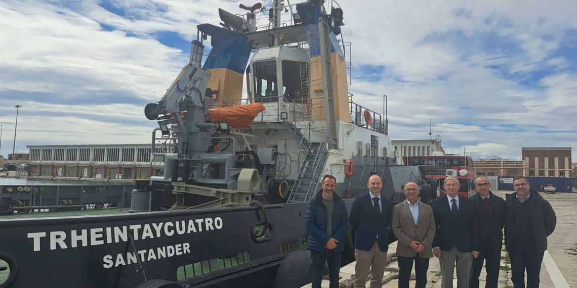 Un nuevo remolcador opera en el Puerto de Málaga