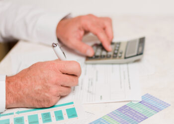 Deducción autonómica por alquiler o nacimiento de hijo: la Junta recuerda los beneficios fiscales para declarar la renta