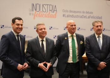 Moreno apuesta por un turismo sostenible como motor económico y social y destaca su impacto en Andalucía