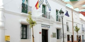 Manilva debate este lunes la moción de censura que prevé dar la Alcaldía a Mario Jiménez