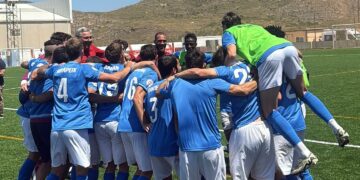 El Torremolinos cree en el ascenso directo y el Estepona encarrila el play-off