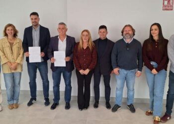 Compromiso Manilva y Con Andalucía IU presentan una moción de censura contra el alcalde del PP