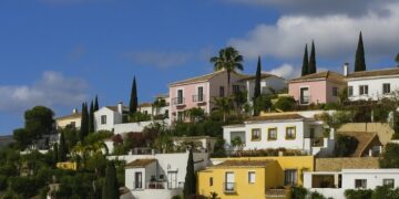 Obras de reparación en las calles de la Urbanización La Heredia de Benahavís
