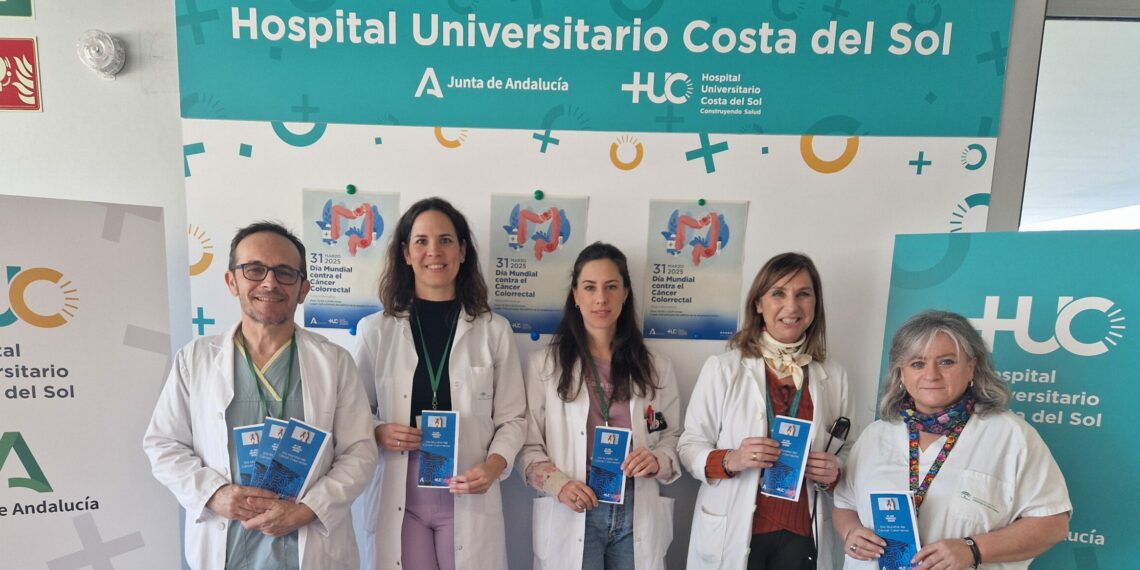 Campaña de concienciación en el Hospital Universitario Costa del Sol para la detección temprana del cáncer colorrectal