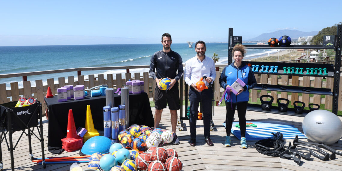 Destinados 100.000 euros para la renovación de más de 3.500 unidades de material deportivo de las escuelas municipales y de la piscina municipal del Serrano Lima