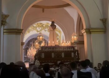 La lluvia obliga a modificar las salidas procesionales en Málaga tras una tromba de lluvia