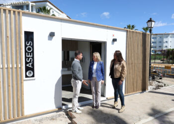 Instalados 40 nuevos módulos de aseos públicos modernos, funcionales y domotizados en el Paseo Marítimo de Marbella antes del verano