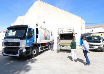Marbella culmina la renovación de la flota de limpieza con la incorporación de siete vehículos especializados