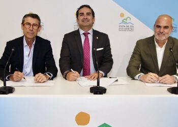 La Mancomunidad y AGAPA instalarán sensores en las boyas de las playas para estudiar el medio marino