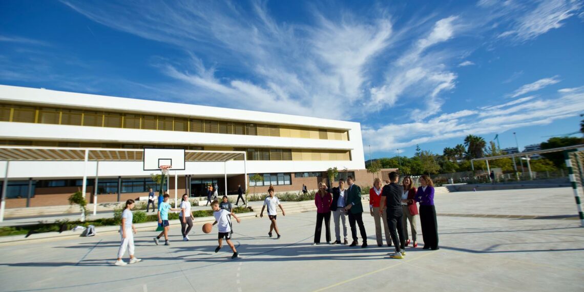 La Junta invierte 35,9 millones en la construcción de 7 centros nuevos en Málaga desde 2019