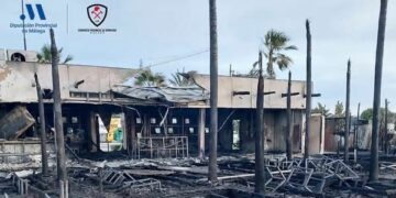 Devastador incendio en Silencio Beach de Torremolinos esta madrugada