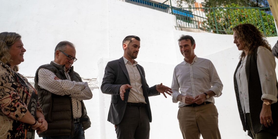 El Ayuntamiento invierte más de 85.000 euros en reparar el muro de contención que afectaba al solar del Coronado de Espinas