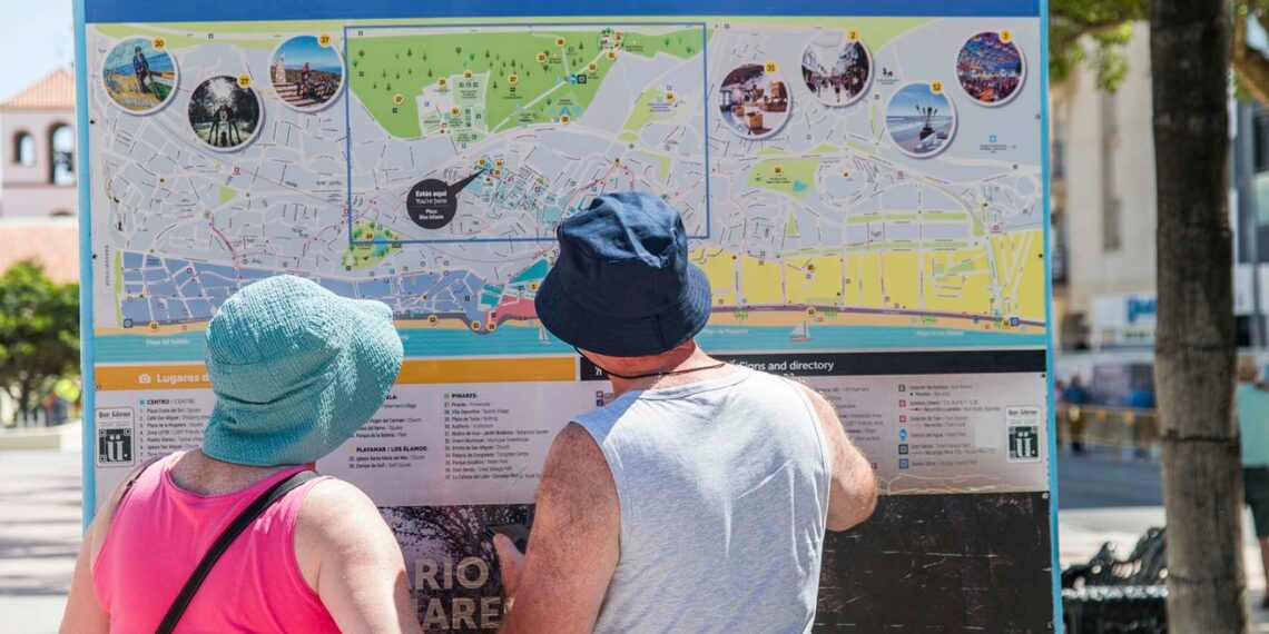 Torremolinos encara la Semana Santa con la previsión de doblar su población en el arranque de la temporada alta