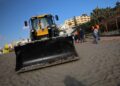 El Ayuntamiento invierte más de 373.000 euros en maquinaria para aumentar el buen estado de las playas en el inicio de temporada