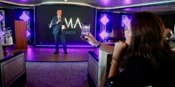 Turismo Costa del Sol celebra la llegada de Alma Cruceros al puerto de Málaga, primera naviera boutique de España