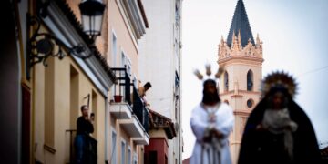 El Cautivo llega a su casa hermandad tras un traslado emotivo y corto por la lluvia