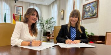 Junta y Ayuntamiento de Mijas firman un acuerdo institucional por la Infancia y la Adolescencia