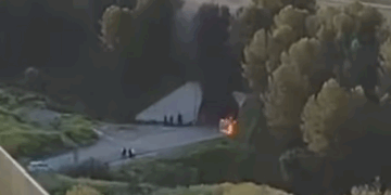 Un fallecido al arder un vehículo en el túnel de La Alquería, en Benahavís