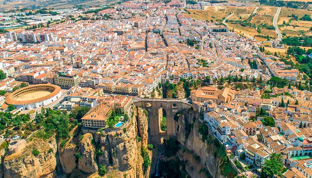 La Junta presenta al sector turístico de Ronda el refuerzo de la promoción tras el corte de la A-397