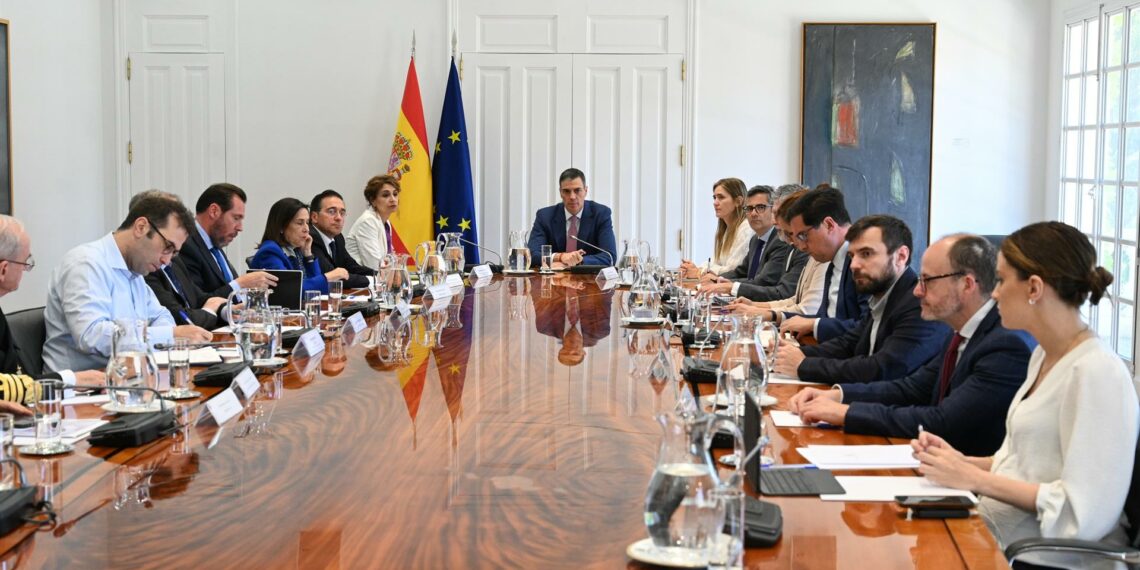 Andalucía, Extremadura y Madrid solicitan que el Gobierno asuma la crisis por el apagón en España