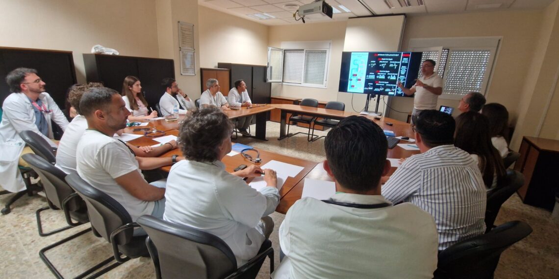 El servicio de Nefrología del Hospital Universitario Costa del Sol se forma en el uso de la ecografía para mejorar la atención al paciente renal