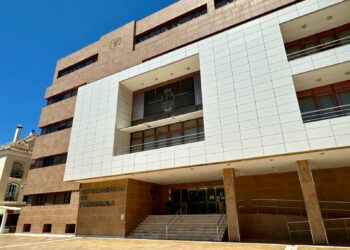 El Ayuntamiento de Fuengirola refuerza su solvencia financiera, cerrando el ejercicio 2024 con todos sus parámetros económicos en positivo