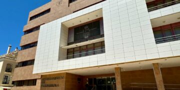 El Ayuntamiento de Fuengirola refuerza su solvencia financiera, cerrando el ejercicio 2024 con todos sus parámetros económicos en positivo