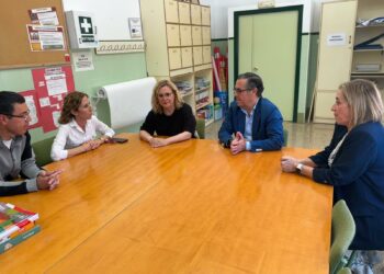 Briones visita en Fuengirola la actuación del CEIP Andalucía y traslada los pormenores del futuro CEIP Pablo Ruiz Picasso