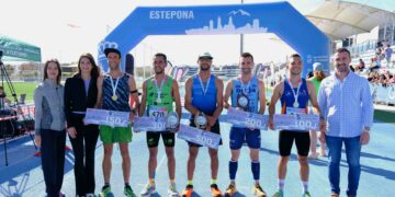 Youness Aithadi y Noelia Valenzuela se imponen en la IV Media Maratón de Estepona, en una jornada con récord de participación