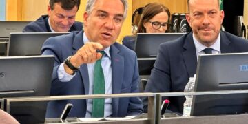 El PP logra que el Congreso exija al Gobierno bonificar el peaje de la Costa del Sol, acelerar el tren litoral y mejorar el Cercanías