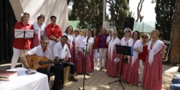 Ángeles Muñoz arropa a los vecinos en la tradicional romería en honor a la Divina Pastora