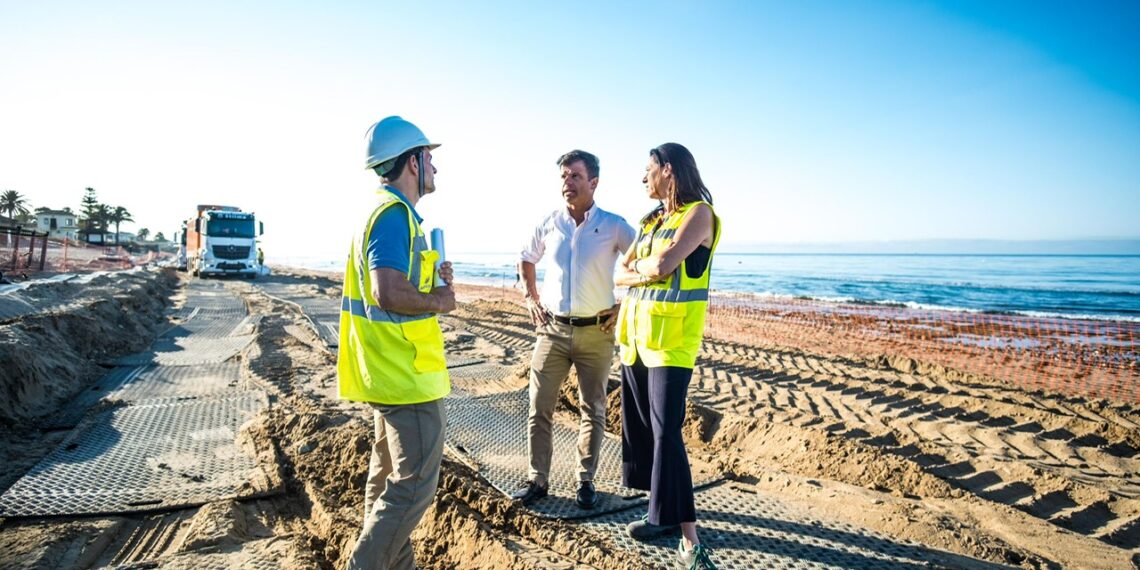 Acosol lleva a cabo maniobras de limpieza de emergencia del colector principal de saneamiento integral en la zona de La Víbora