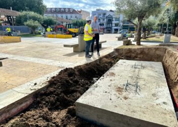 El Ayuntamiento de Fuengirola inicia los trabajos para instalar los seis murales de bronce del proyecto ‘Somos España’
