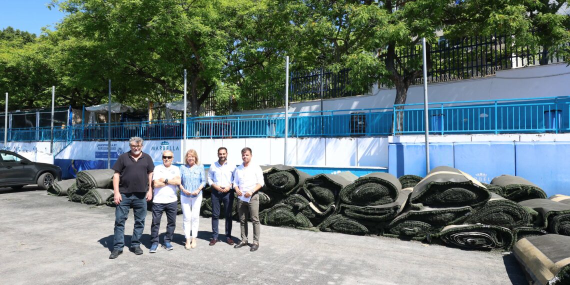 Comienza la renovación del césped del campo de fútbol 11 del complejo Antonio Serrano Lima