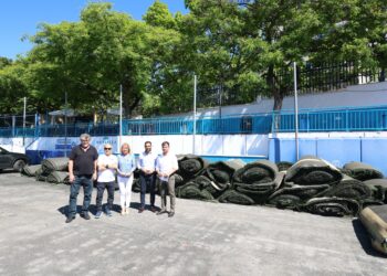 Comienza la renovación del césped del campo de fútbol 11 del complejo Antonio Serrano Lima