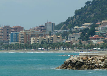 Encuentran un cadáver que fue arrastrado por las olas hasta la orilla de la playa de La Caleta
