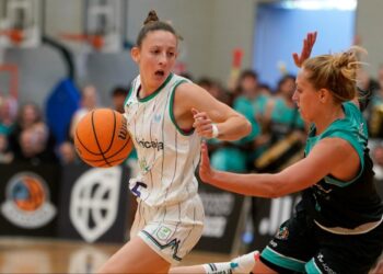 El CAB Estepona supera al Unicaja Mijas y asciende a la Liga Femenina Endesa