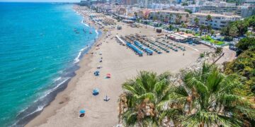 Torremolinos, tercer destino de sol y playa de España con mayor accesibilidad por medios de transporte