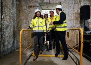 La Junta firma el contrato de obra y adjudica las asistencias del tramo II de la Prolongación del Metro