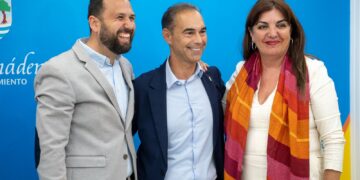 Lara agradece las muestras de cariño recibidas y destaca el gran trabajo realizado para avanzar en proyectos muy importantes para Benalmádena