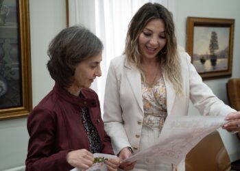 Lara agradece las muestras de cariño recibidas y destaca el gran trabajo realizado para avanzar en proyectos muy importantes para Benalmádena