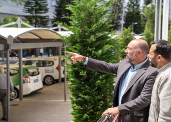 El Ayuntamiento de Benalmádena acomete mejoras en la céntrica parada de taxi de Arroyo de la Miel